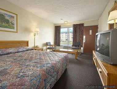 Red Roof - Moraine/u Of Motel 2*